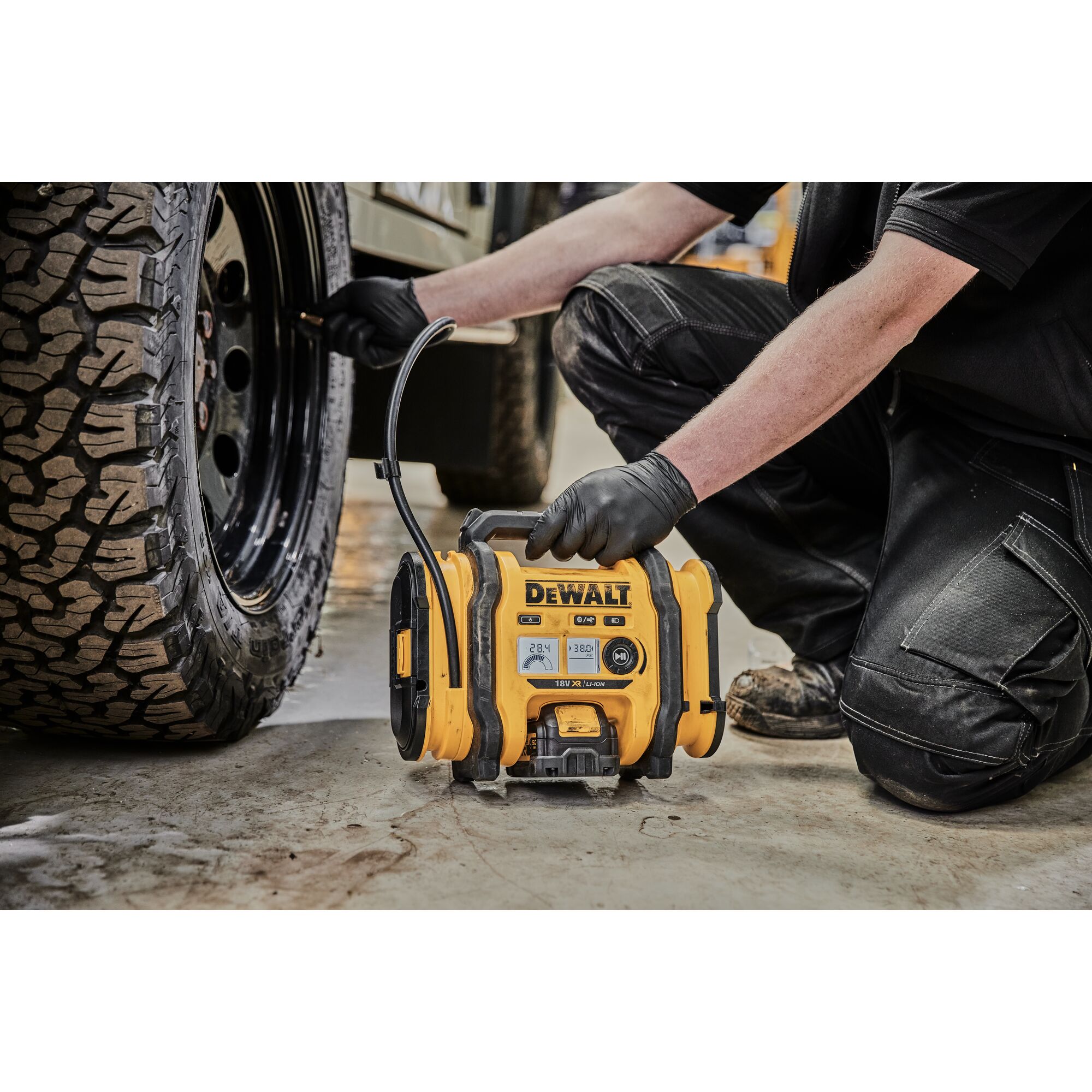 Dewalt cordless air discount pump