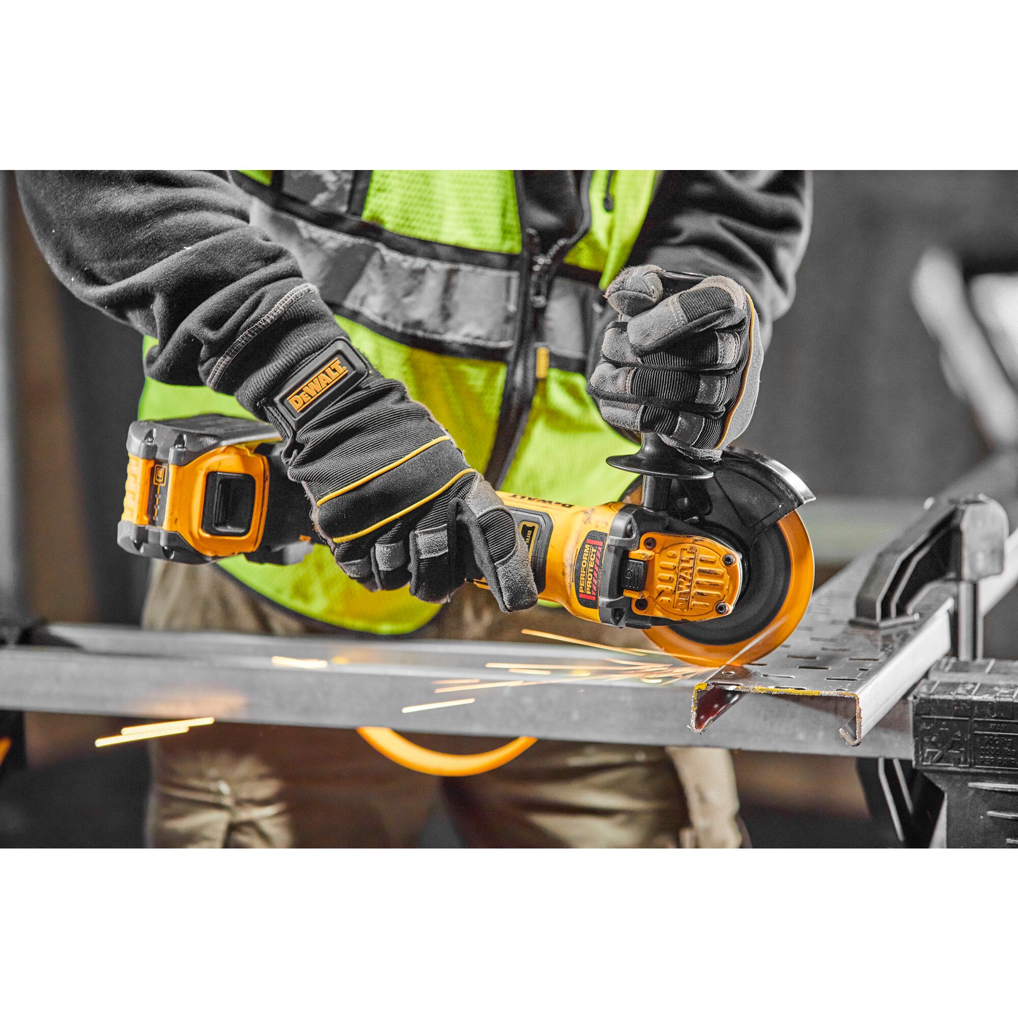 Dewalt 18v xr angle grinder new arrivals