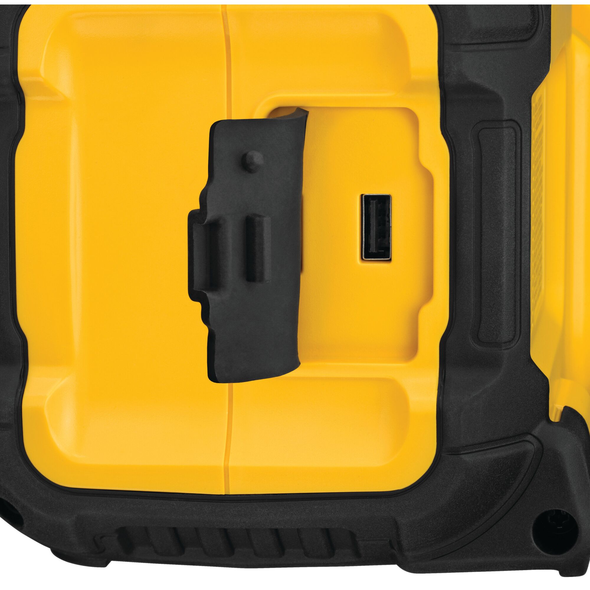 dewalt xr bluetooth speaker