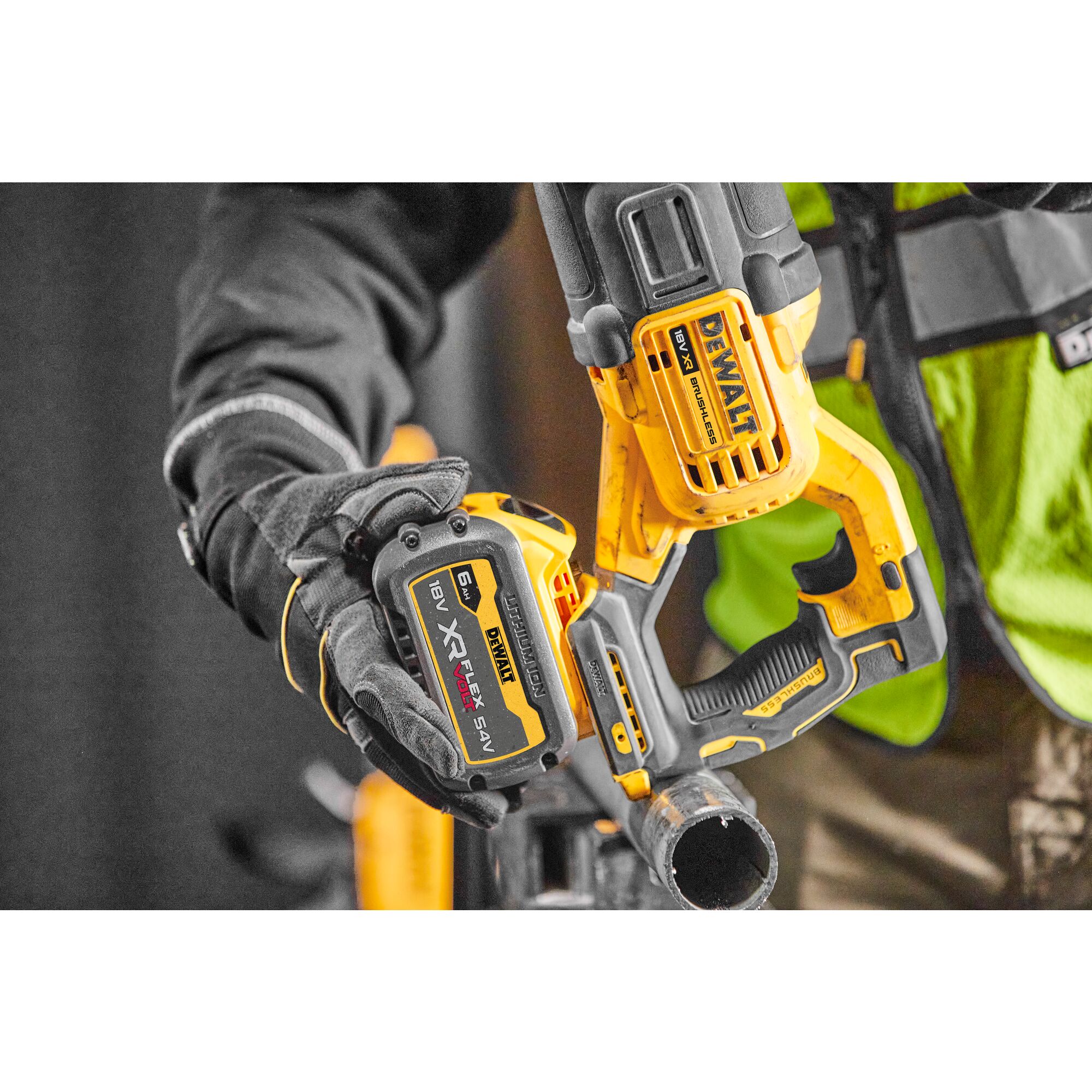 Difference between dewalt xr best sale and flexvolt