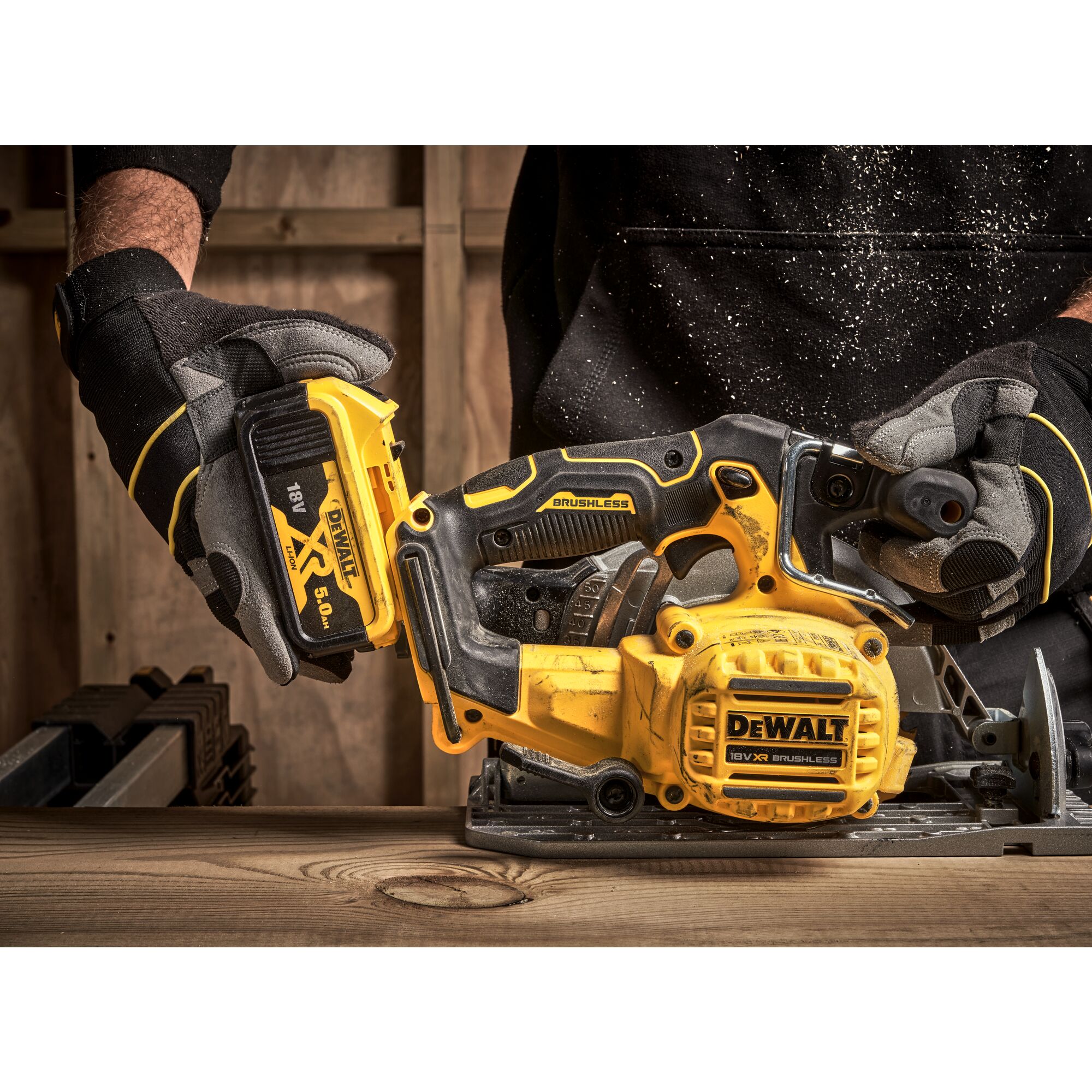 Dewalt cordless best sale xr circular saw