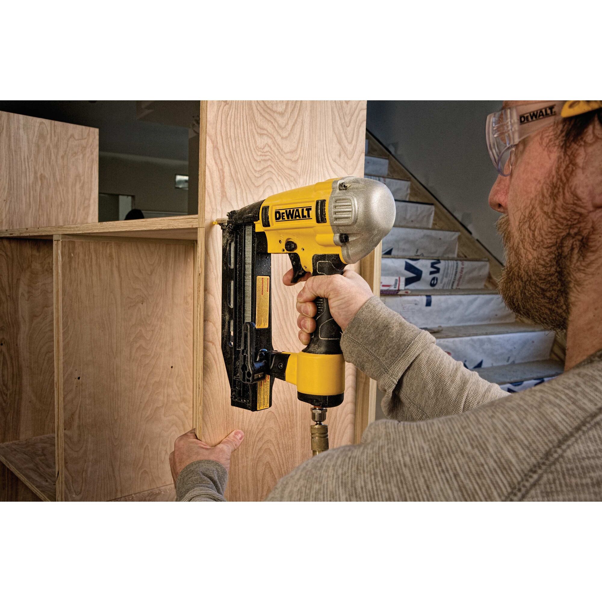 Dewalt 16 gauge 2025 finish nailer pneumatic