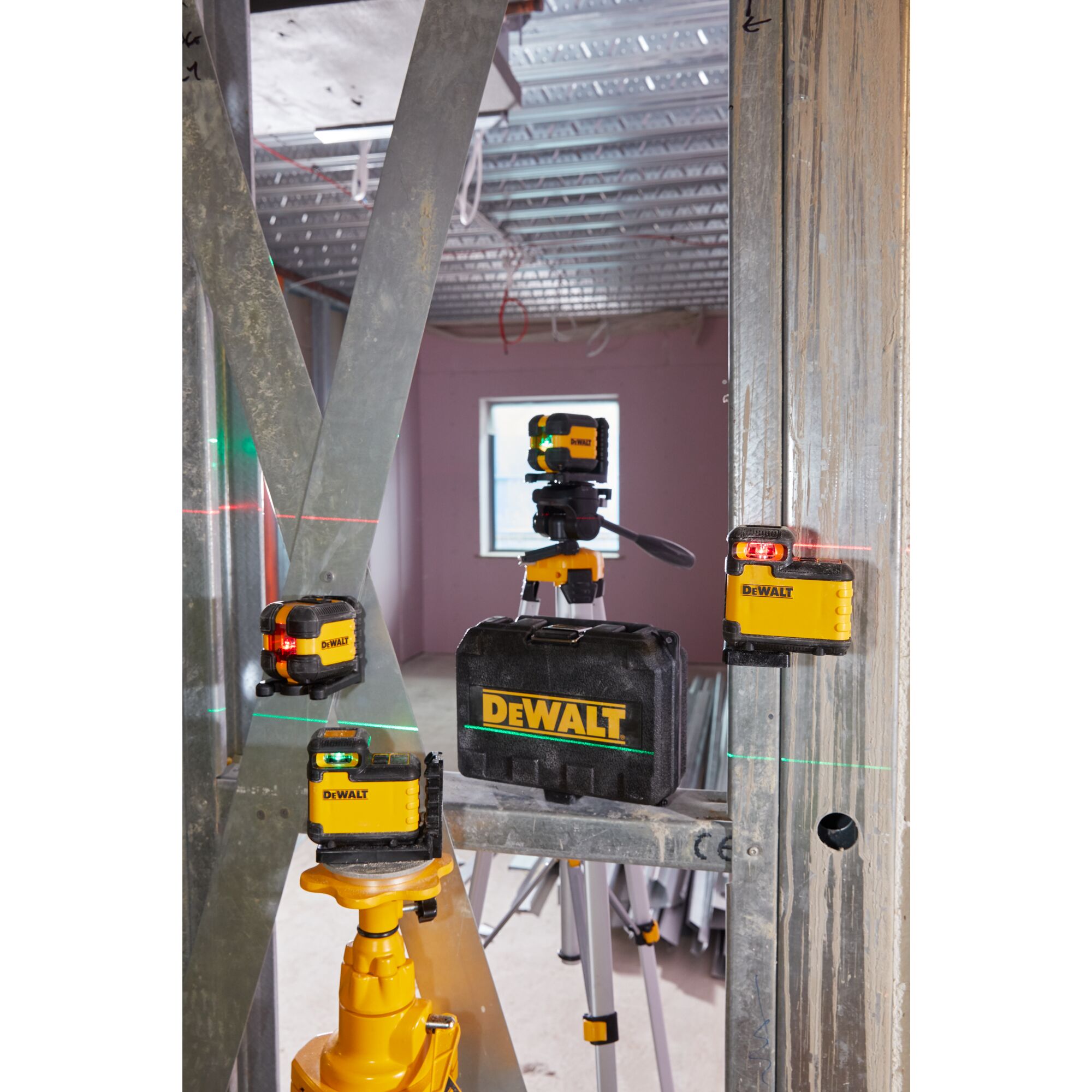 Dewalt laser online stand